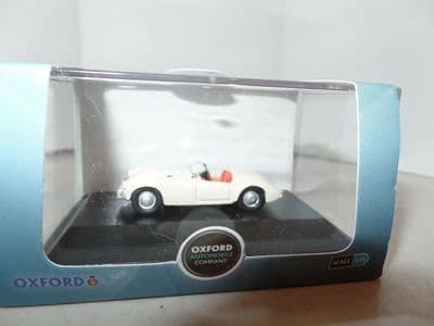 Oxford 76MGA004 MGA004 1/76 OO Scale  MG MGA Roadster  Old English White
