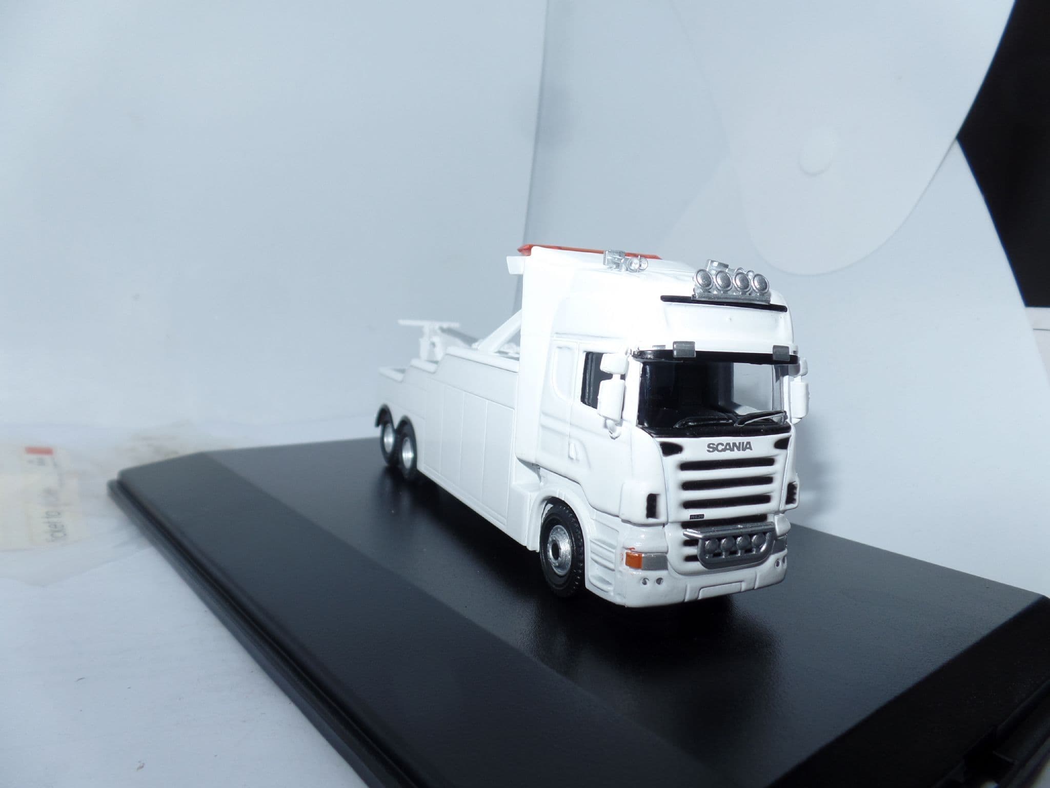 Oxford Diecast 1/76 Scale Scania Highline Truck – Exol Livery, Code 3 Beacon On Roof, Diecast Model