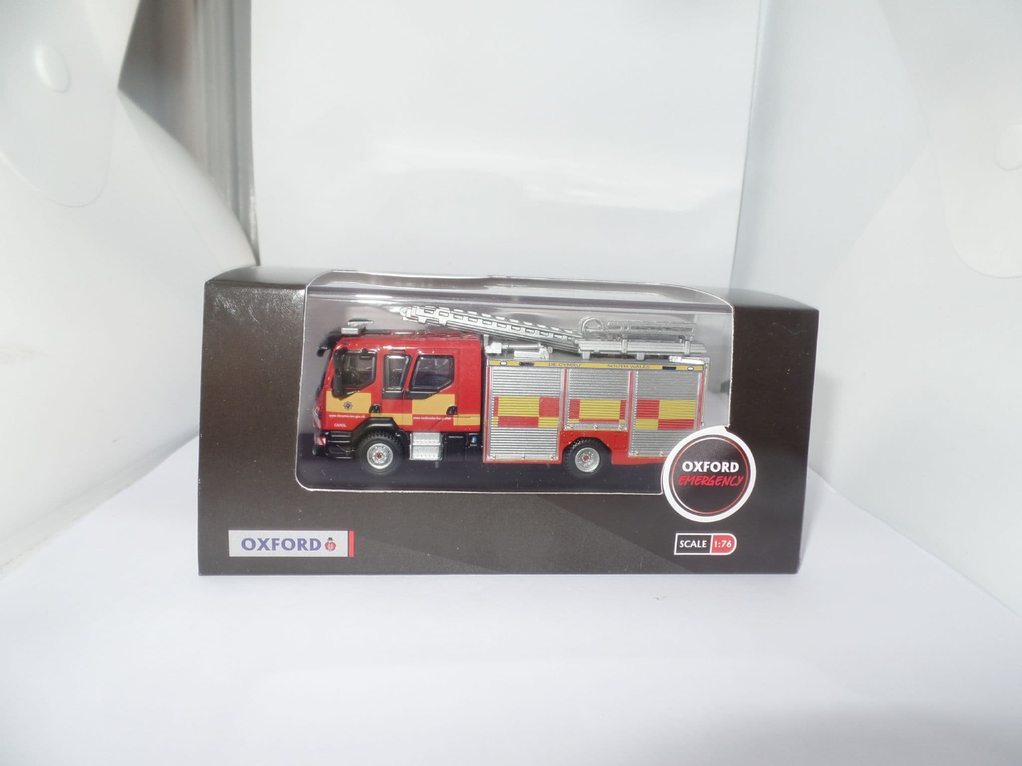 Oxford 76VEO002 VEO002 1/76 OO Volvo FL One Pump Ladder Engine