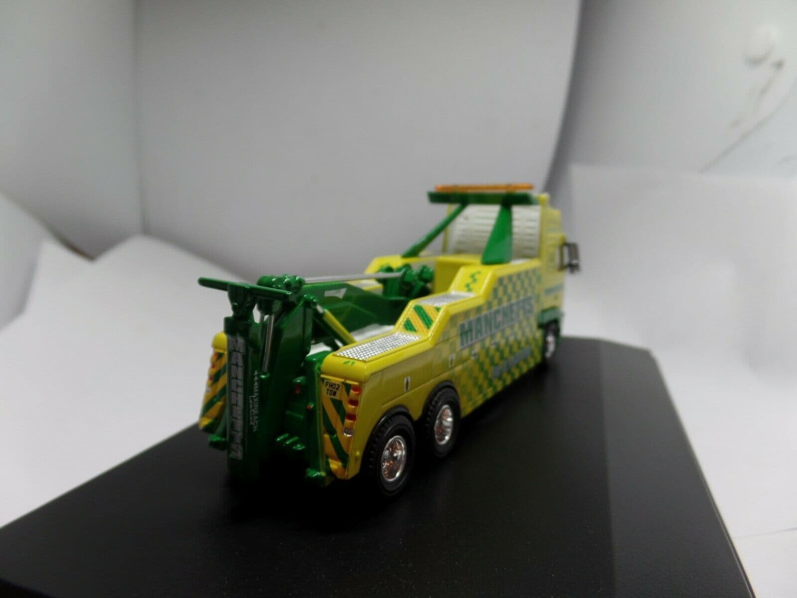 Oxford Diecast 1:76 Volvo FH Boniface Recovery – Manchetts Livery – 76VOL08REC