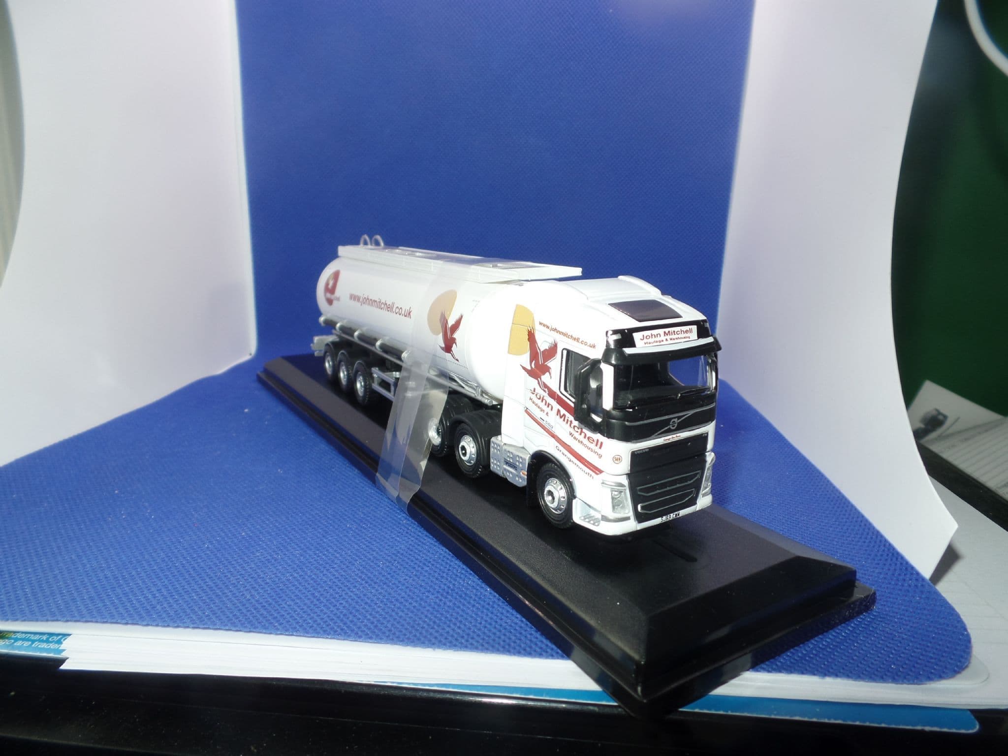 Oxford 76VOL4012 VOL4012 1/76 OO Volvo FH4 Cylindrical