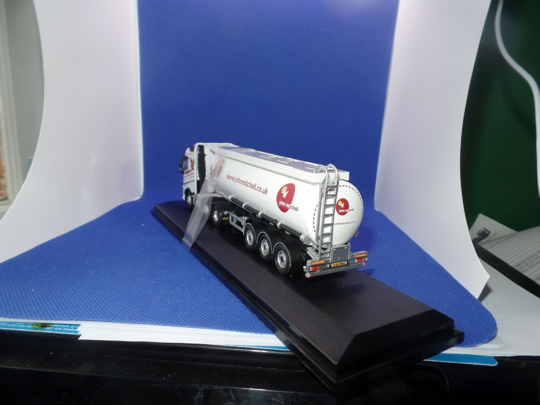 Oxford 76VOL4012 VOL4012 1/76 OO Volvo FH4 Cylindrical