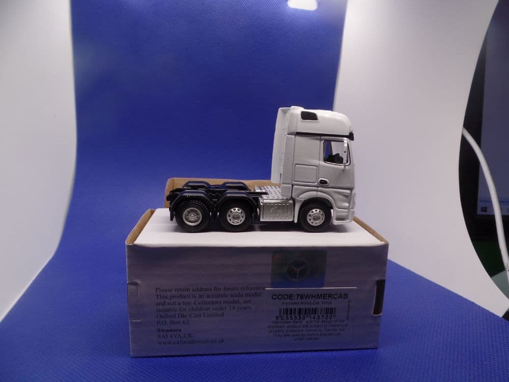 Modellino Mercedes Actros Trattore Con Rimorchio JCB – Scala 1:76