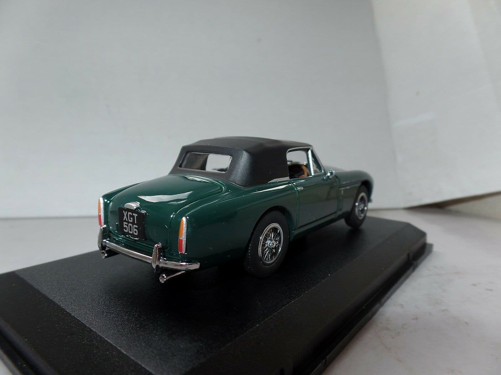 Oxford Aston Martin DB2 MKIII Saloon 1:43, Bleu Clair Métallisé, Neuve