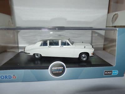 Oxford 43DS001 DS001 1/43 Daimler DS420 Limousine Old English  White Wedding Car MIMB
