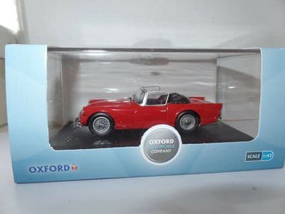 Oxford 43DSP002 DSP002 1/43 O Scale  Daimler SP250 Hood Down Royal Red MIMB