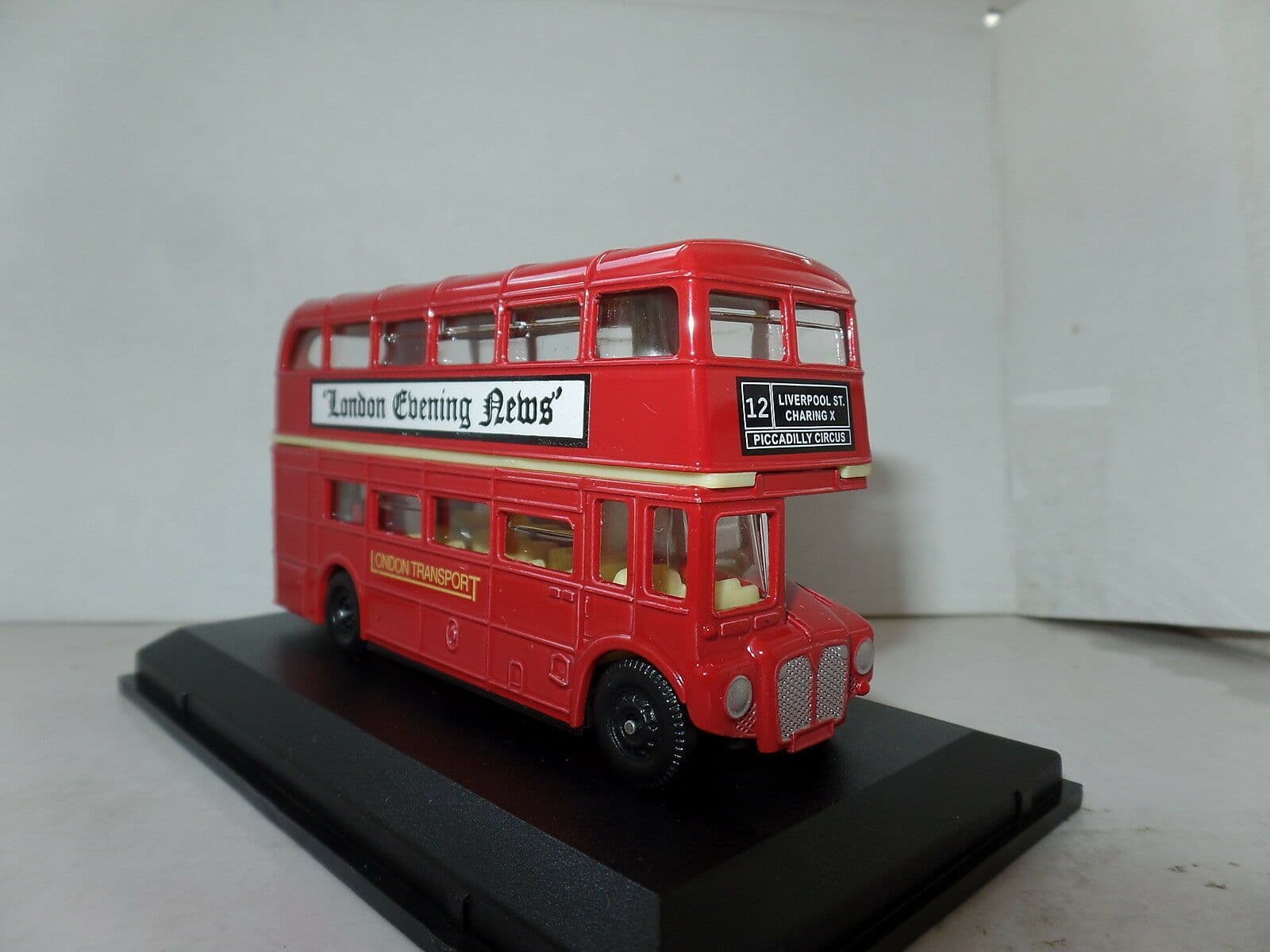 Oxford LD001 Routemaster Bus London Transport Evening News