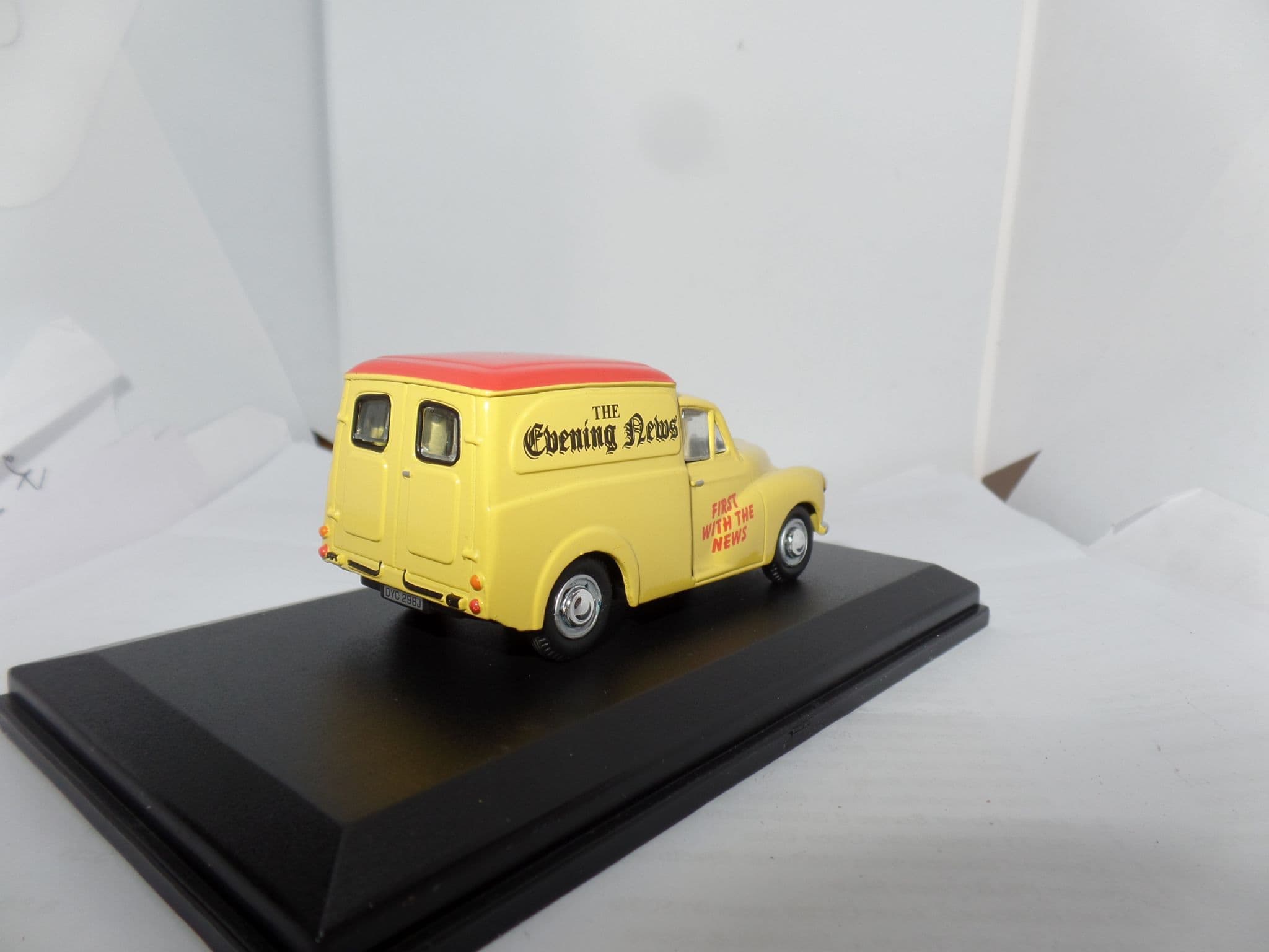 値下げ【レアモデル】Oxford mini van 1/43 値下げ中【レアモデル】Oxford mini van 1/43 - メルカリ