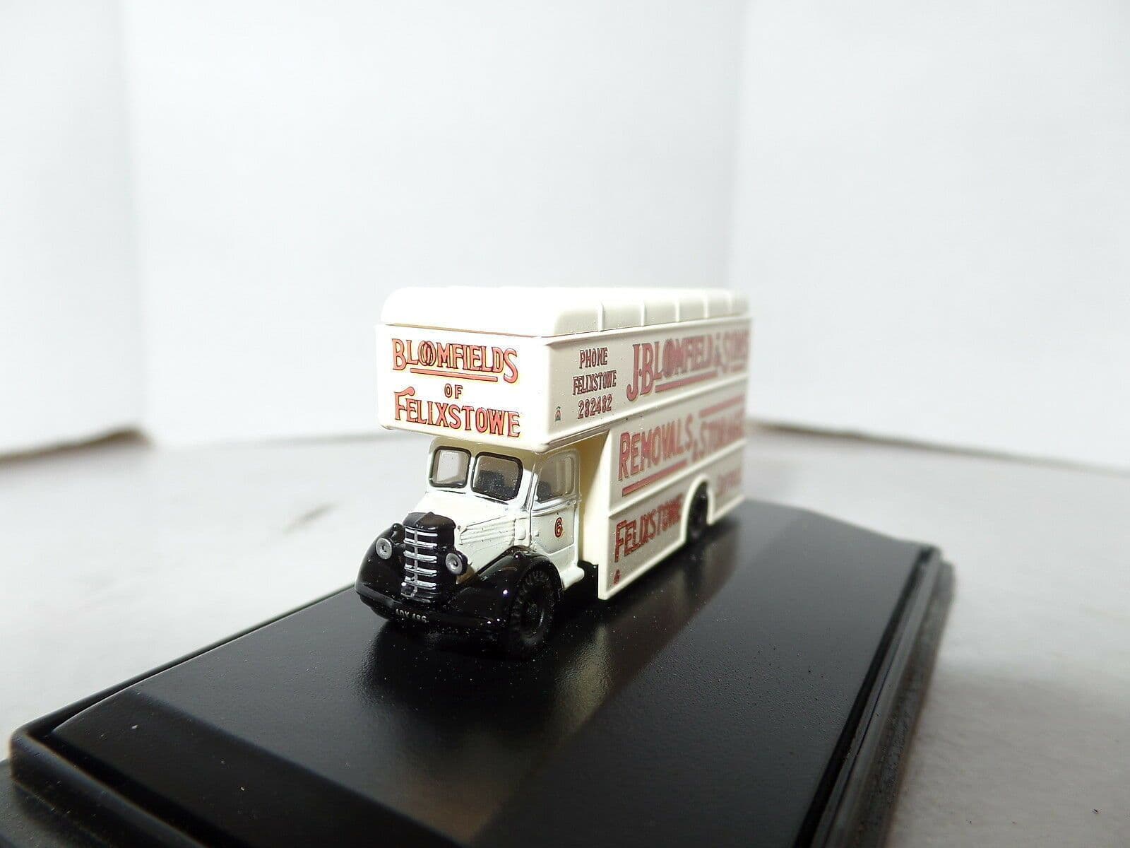NBP001 Oxford Diecast Bedford Pantechnicon - Bloomfields