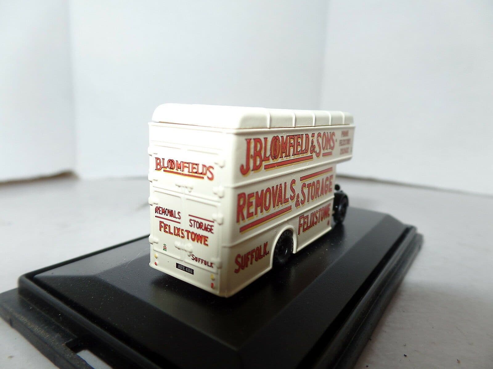 Bedford Pantechnicon Bloomfields Felixstowe-Oxford Diecast-NBP001