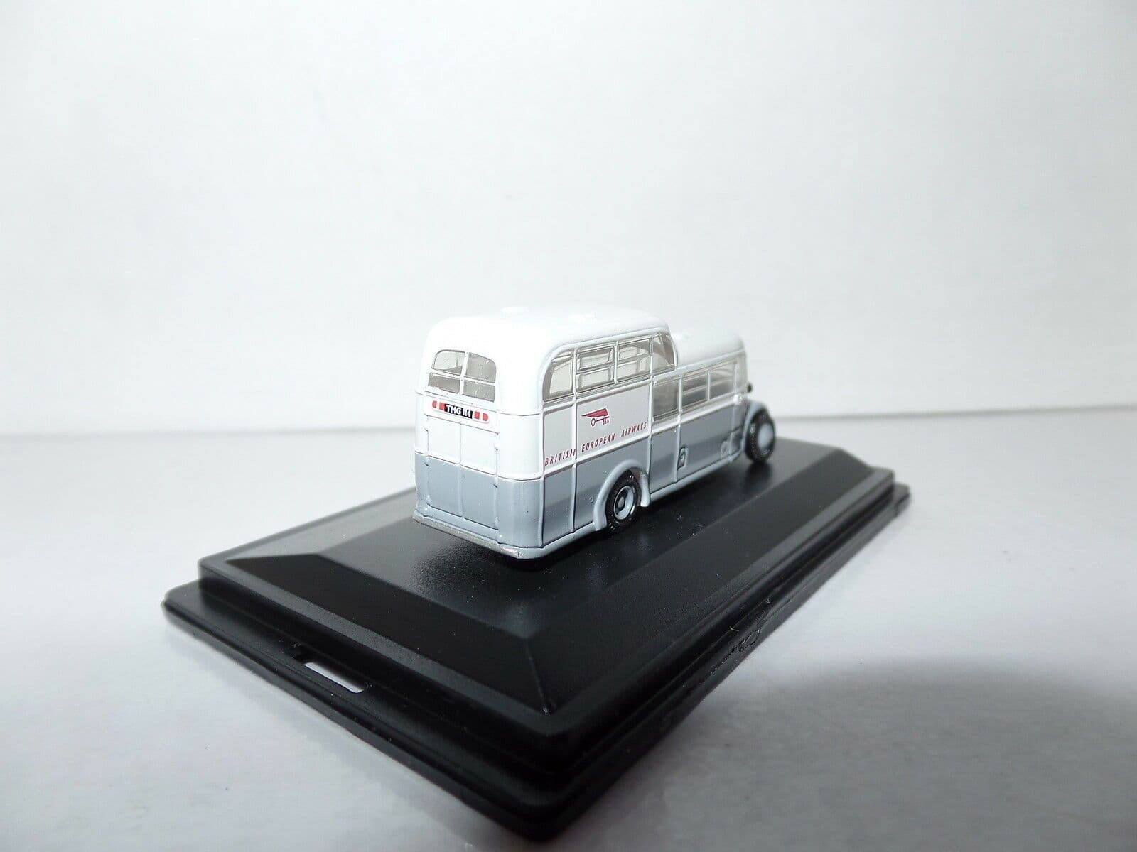 Oxford NCOM003 N Gauge 1/148 Commer Commando 11/2 Deck Coach BEA ...