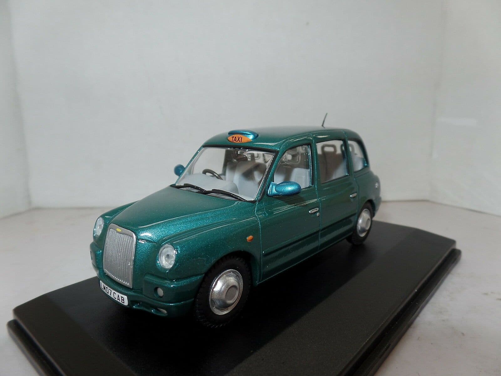 Miniature IXO 1/43 - Taxi De Londres LTC TX4 2009 - Collection Taxis Du Monde N°7