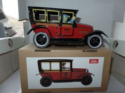Paya GR05 Tinplate Clockwork Taxi Red & Black