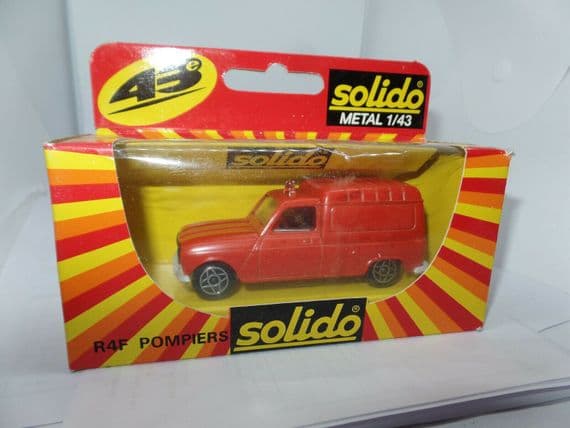 SOLIDO MODEL No 1213 RENAULT R4F POMPIERS FIRE BRAND NEW - BOXED  PORTUGAL