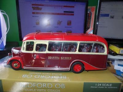 Sun Star H5004 5004 1/24 Scale  Bedford OB Duple Vista Bus Coach  Hants & Sussex Worthing