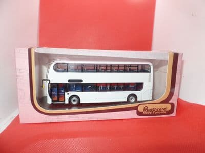 UKBUS0082A MODEL BUS CREATIONS 1/76 Scale Alexander Dennis ENVIRO 400 Dealer White