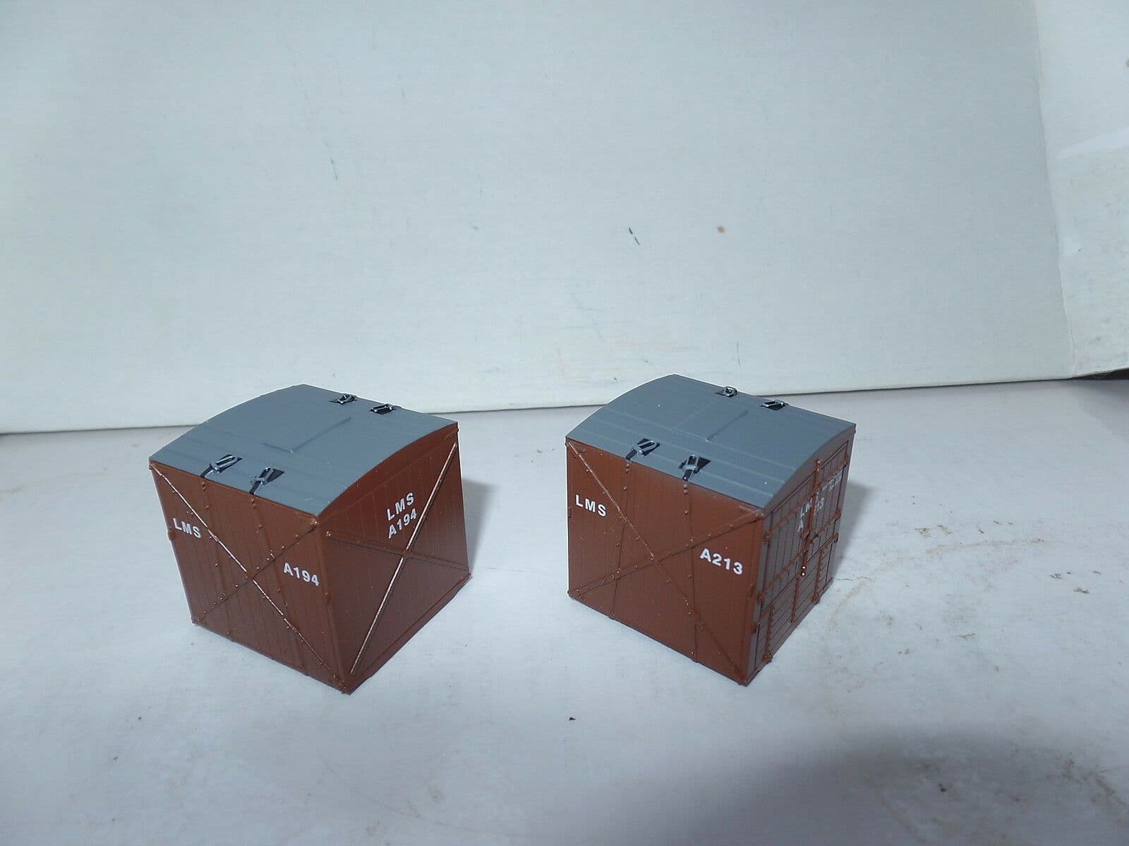 Unit Models OO-153P 2X Type A containers LMS Bauxite Nos A194 A213