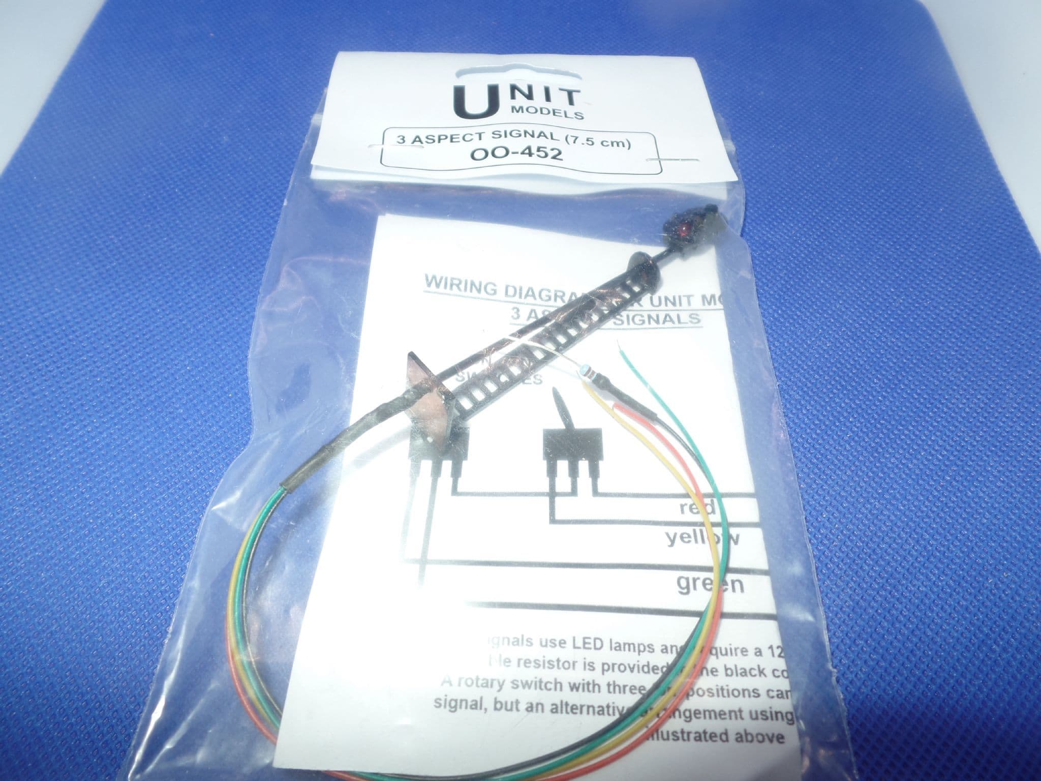 Unit Models OO-452 1/76 OO Scale Three Aspect Signal Lamp 7 5cm OO/HO ...