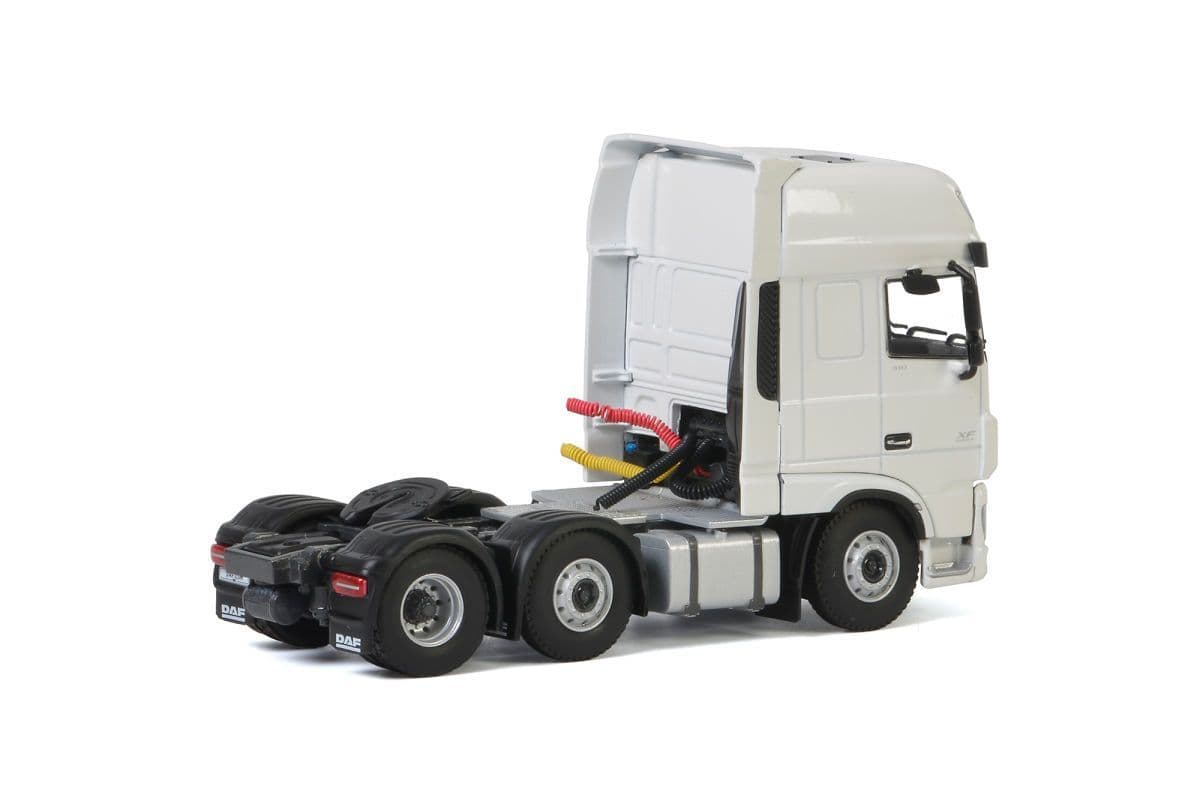 WSI White Line DAF XF Super Space Cab MY2017 6x2 Twin Steer