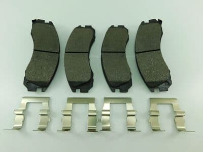 MITSUBISHI FRONT BRAKE PADS & FITTING KIT