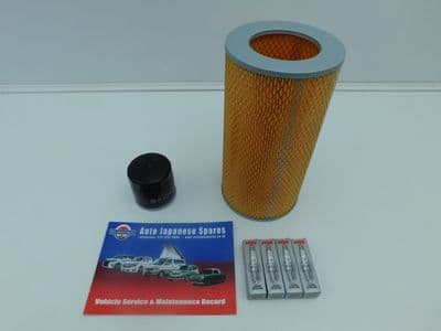 TOYOTA REGIUS 2.7i  3 PIECE SERVICE KIT & SERVICE BOOKLET
