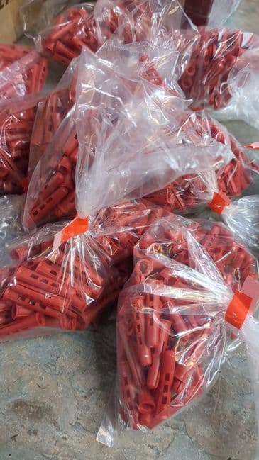 Red Wall Plug (100)