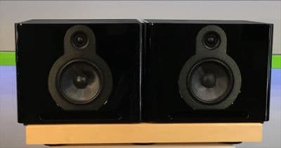 Guru QM10 Mk2 Speakers - Black