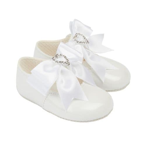 Baby Girls Bow & Diamante Heart Patent Pram Shoes "B062 White"