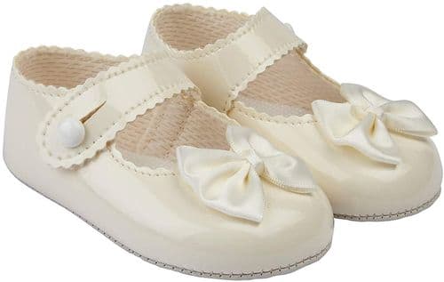 Baby Girls Pram Shoes with Satin Bow "B604 Ivory"