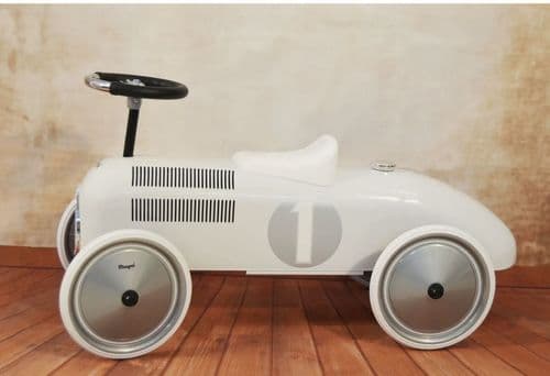 Magni White Classic ride on car