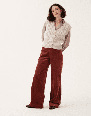 10784 MOSS STITCH VEST - Sirdar Knitting Pattern Leaflet