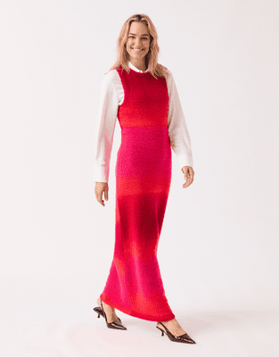 10846 Sleek Sleeveless Maxi Dress - Sirdar Pattern Leaflet