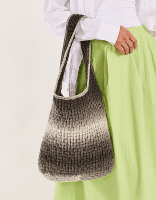 10847  No Slouch Shoulder Bag - Sirdar Pattern Leaflet