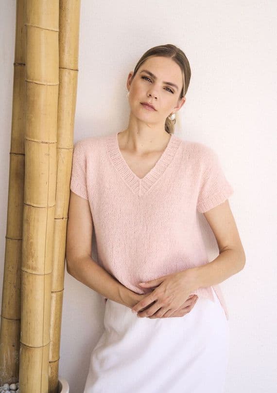 Hanne - Mode at Rowan Pattern - v-neck Jumper