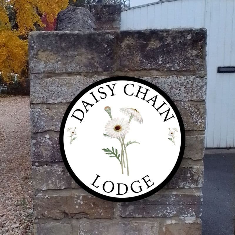 Daisy house sign or wall plaque