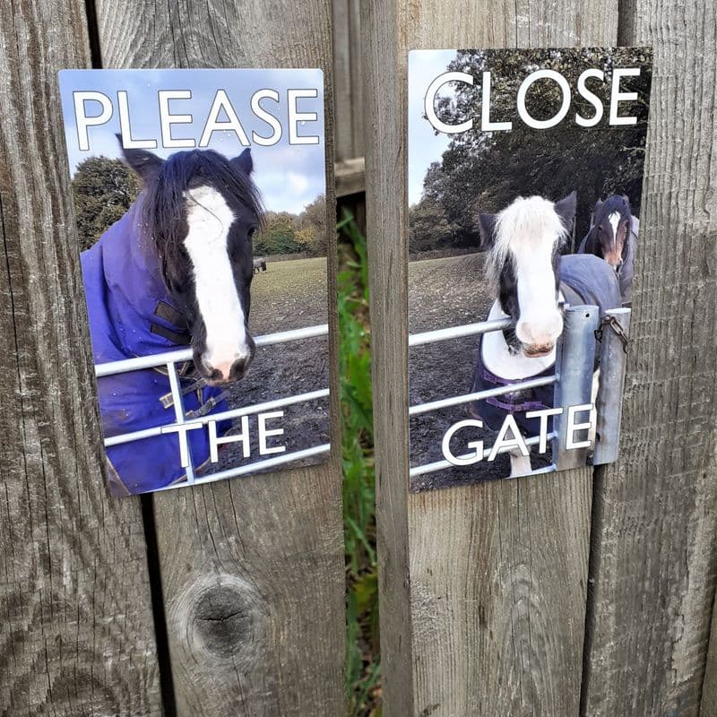 Please close the gate signs with photo