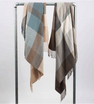 100% Alpaca Throw, Handknitted, Lightweight, Warm Blanket, 150cm x 128cm