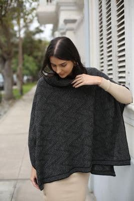 Women's Pure Alpaca Wool Poncho Warm and Lightweight One Size