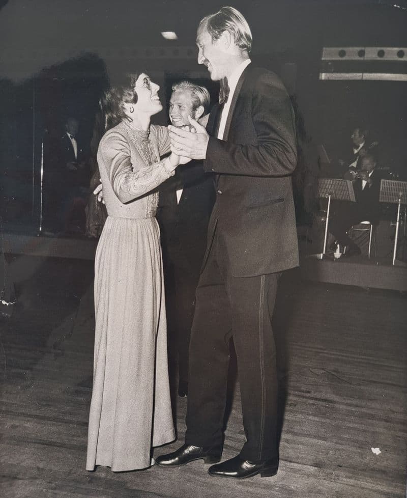Billie Jean King & Stan Smith Press Photo, Wimbledon (1972, Jul 9th)