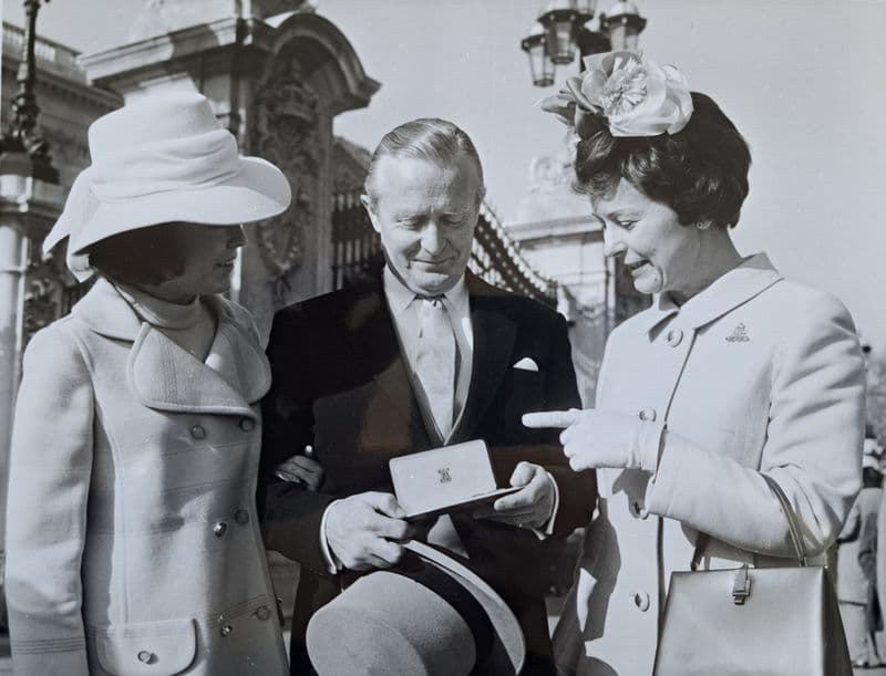 Buzzer Hadingham OBE Presentation Press Photo (3)