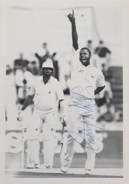 Courtney Walsh Postcard SIGNED