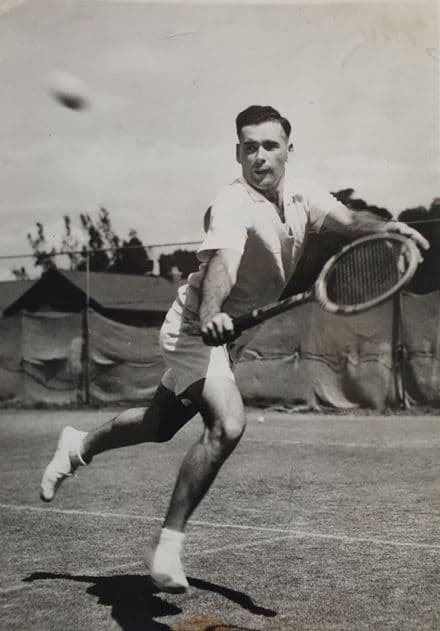 Dinny Pails Press Photo Australia (1946, Jan)