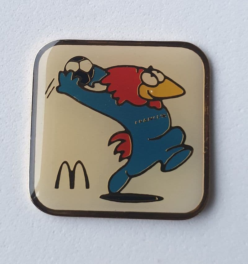 France 98 Footix McDonalds Throw-in Pin Badge