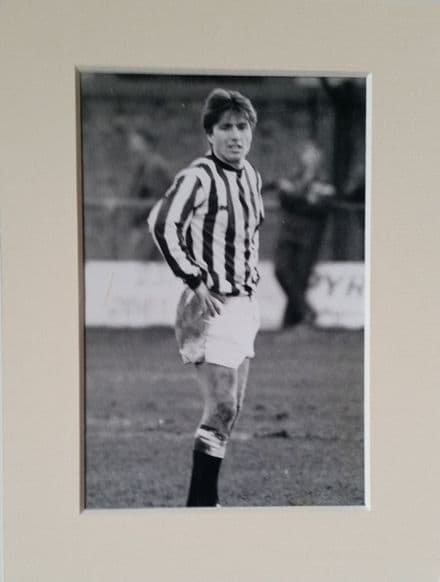 Paul Roberts (Fisher Athletic), B&W Press Photo