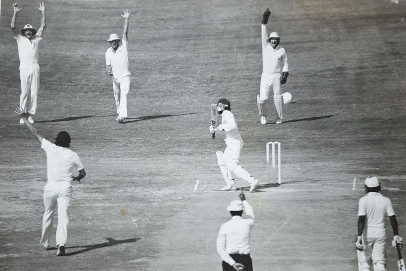 Shoaib Mohammed Caught by Smith