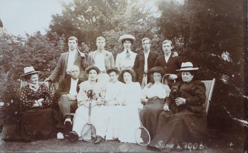 The Tennis Playing Family Card (Unused)