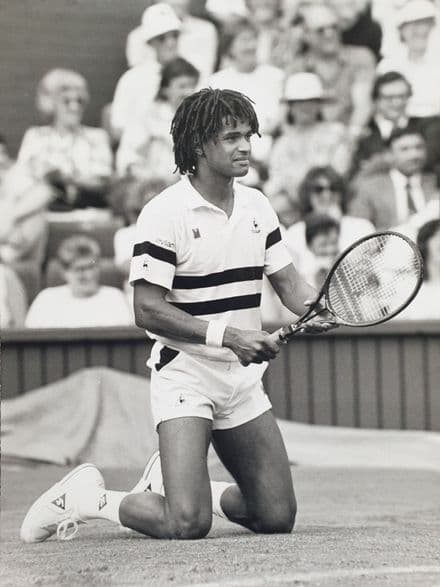 Yannick Noah Press Photo "Kneeling"
