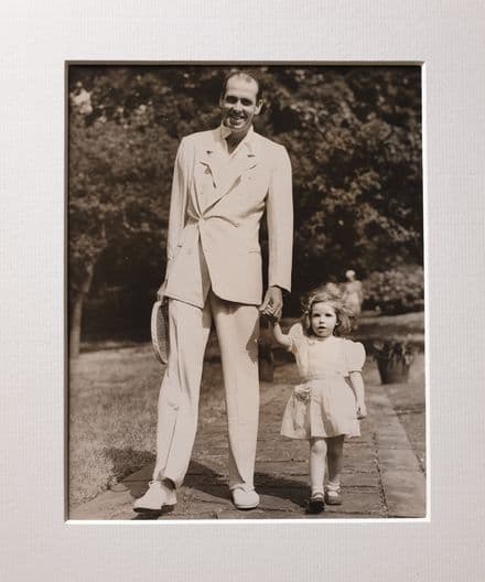 Yvon Petra Press Photo (1946, Jul 8th)