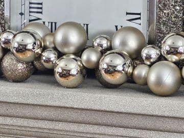 1.8m / 2.7m Champagne Mixed Bauble Christmas Garland