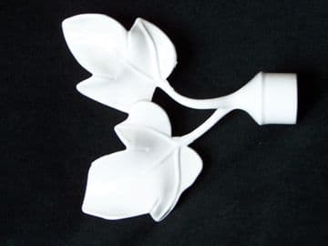 16mm Gloss White Metal Curtain Pole Twin Leaf  Finials